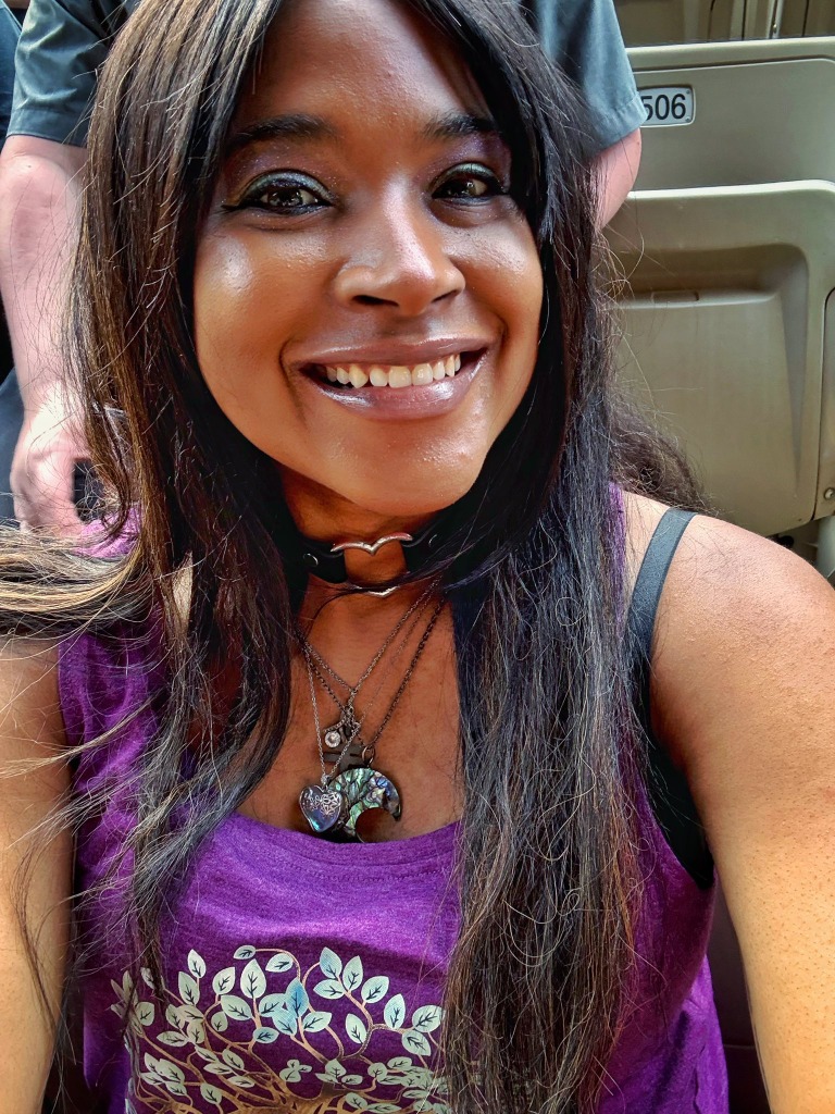 Angiechu Moonloux portrait
